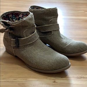 Blowfish Ankle Linen Boots size 9